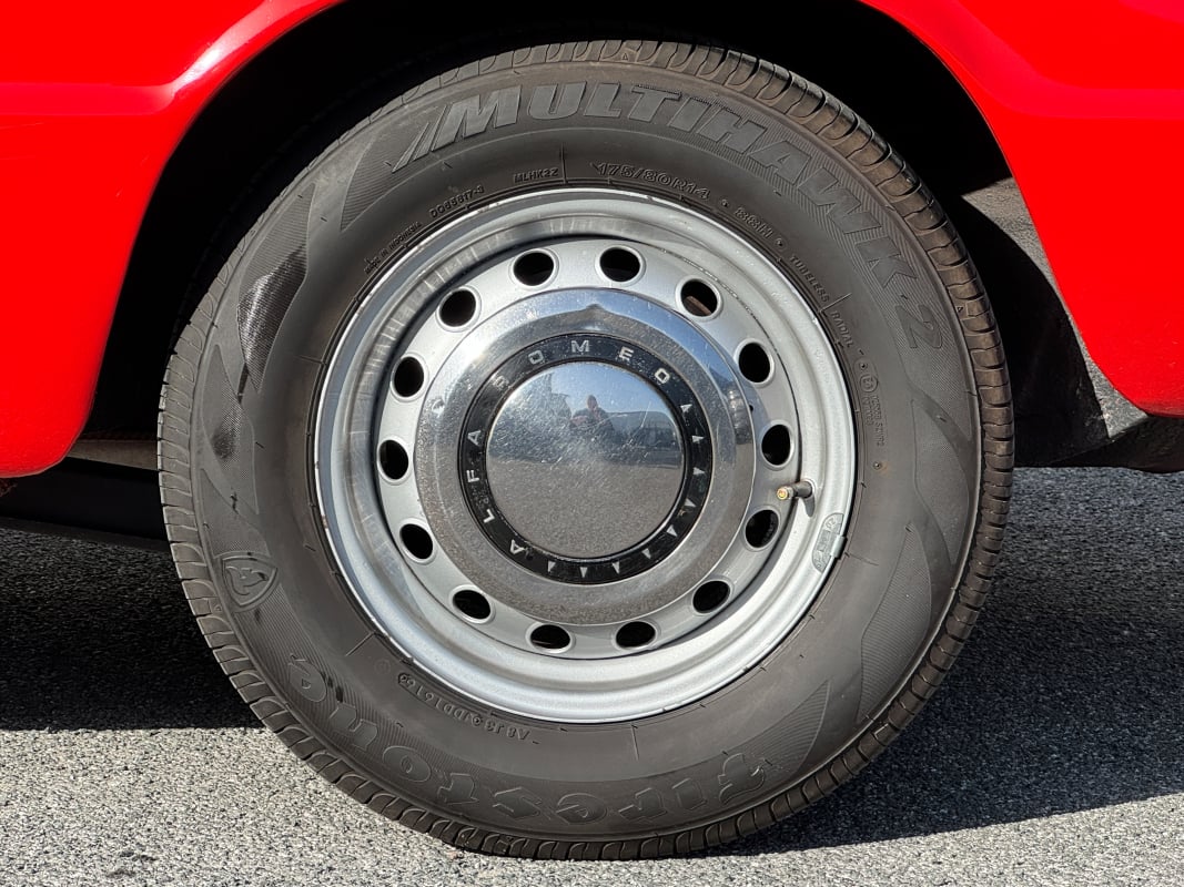 Alfa Romeo Spider 1750 VELOCE CODA TRONCA — 40