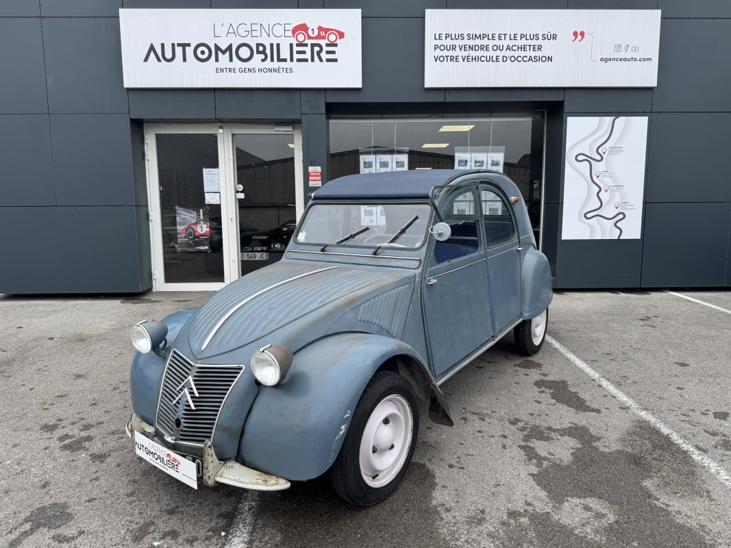 Citroen 2CV AZ série 1960 restauré avec sa patine d'origine — 1