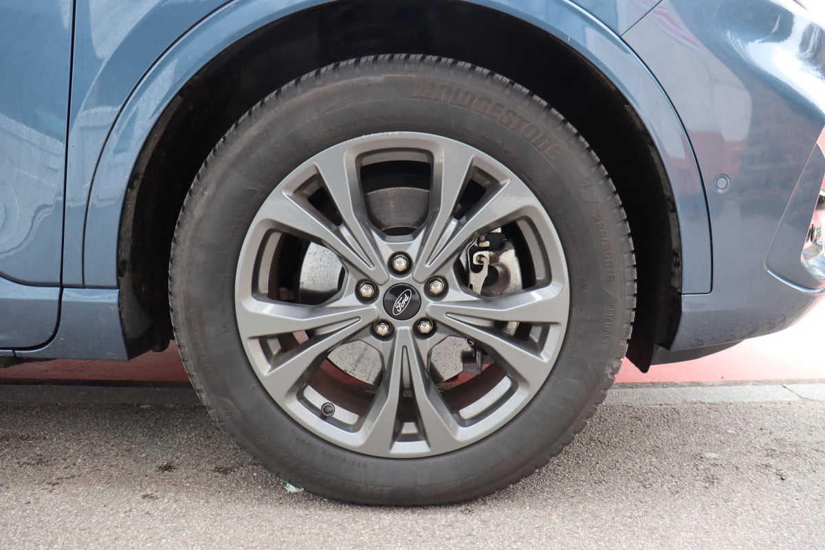 Ford Kuga 2.5 Duratec 225 Hybrid ST-Line (Entretien Ford, Toit Ouvrant) — 40