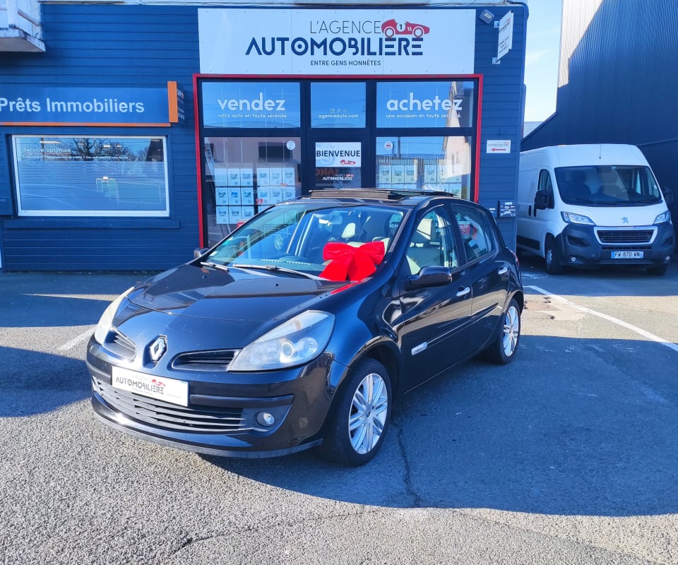 Renault Clio 1.2 TCE 100 ch BVM5 INITIALE PARIS (Distri Faite) — 1