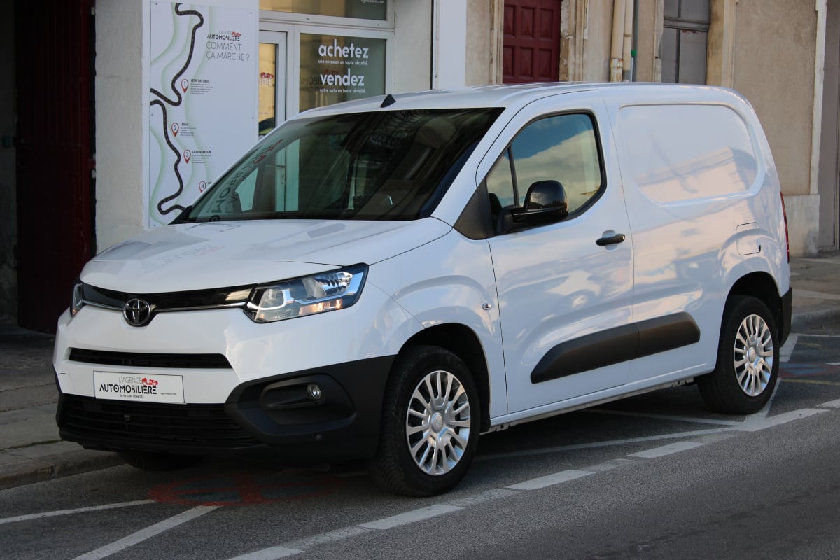 Toyota PROACE CITY FOURGON 1.5 D4D 100 MEDIUM L1 DYNAMIC 5 ( Carplay, Caméra de recul, Radar Av et Arr ... ) — 1