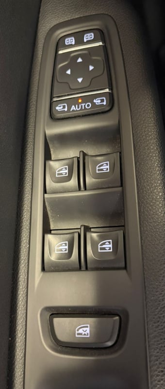 Renault Captur (2) 1.3 TCE 150 ENERGY S-EDITION — 34