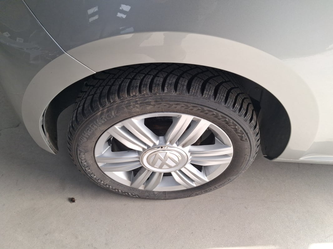 Volkswagen UP High — 24