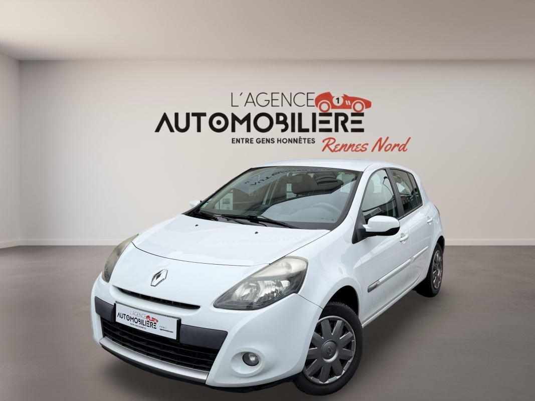 Renault Clio III 1.2 16V 75 TomTom Live — 1