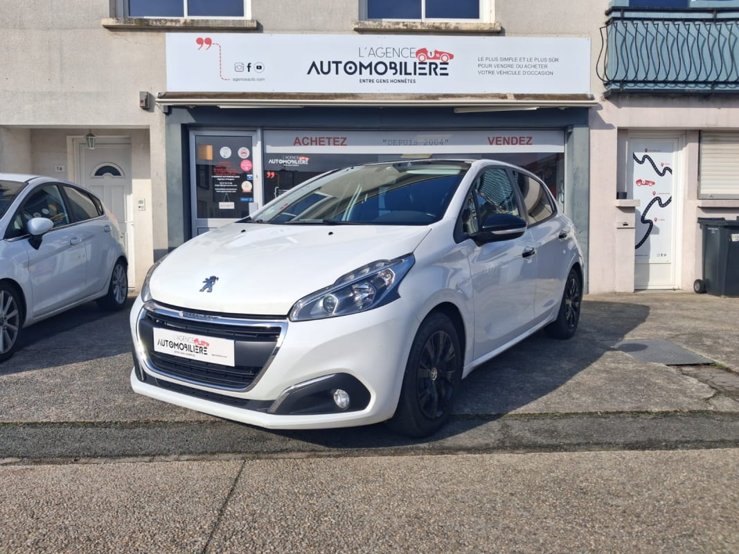 Peugeot 208 I Phase 2 1.5 Blue HDi S&S 100cv Active Business