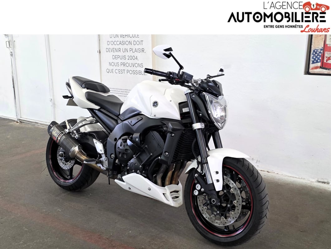 Yamaha FZ1 1000 cm3 — 1