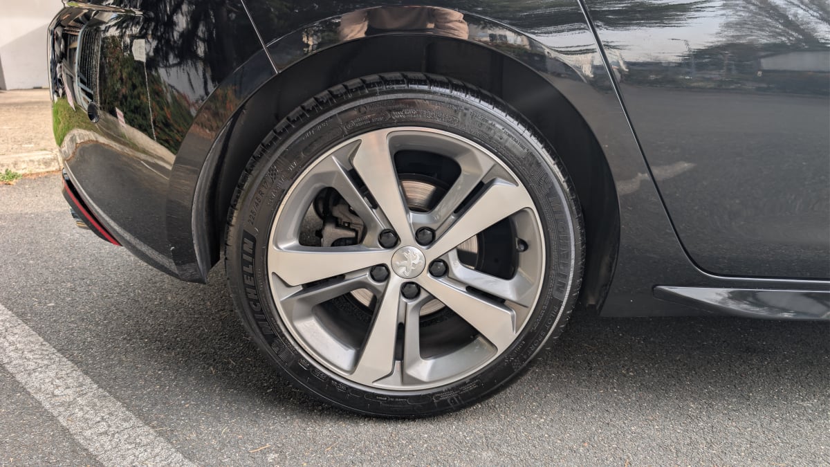 Peugeot 308 Phase II 1.2 THP Puretech 130 cv Boîte auto — 29