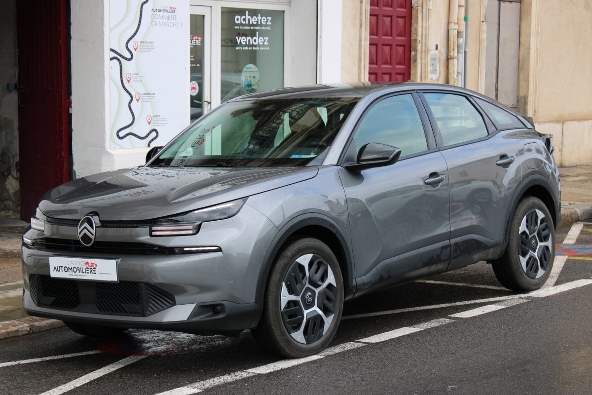 Citroen C4 1.2 145 MHEV HYBRID PLUS E-DCS6 BVA START-STOP ( 1ère main, Carplay, Caméra de Recul ... )