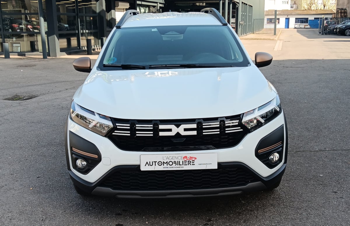Dacia Jogger 1.6L hybrid Extreme 7 places 1°Main — 2
