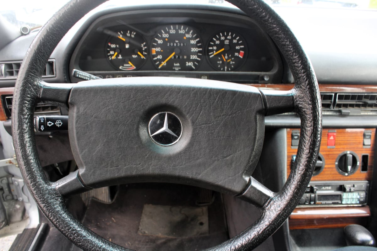 Mercedes-Benz 280 SE W126 185CV BOITE AUTO — 30