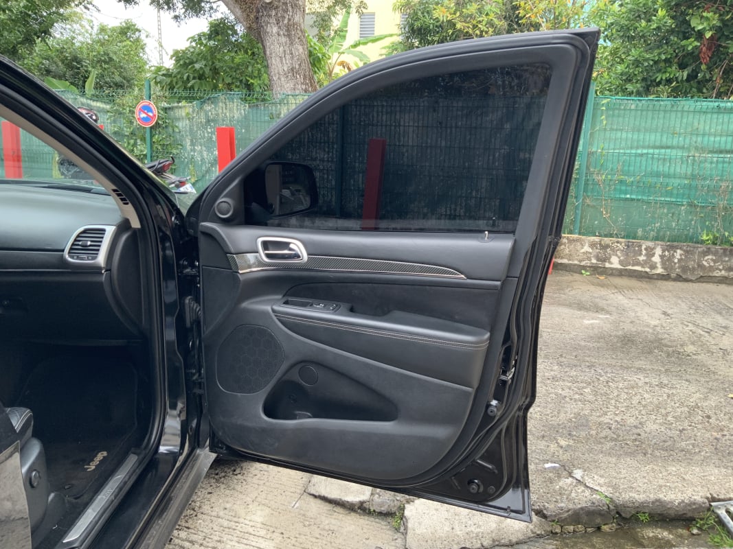 Jeep Grand Cherokee IV 6.4 V8 468 SRT8 BVA5 — 2