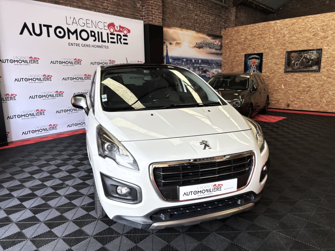 Peugeot 3008 2 Litres Blue HDI 150 Ch Feline — 1