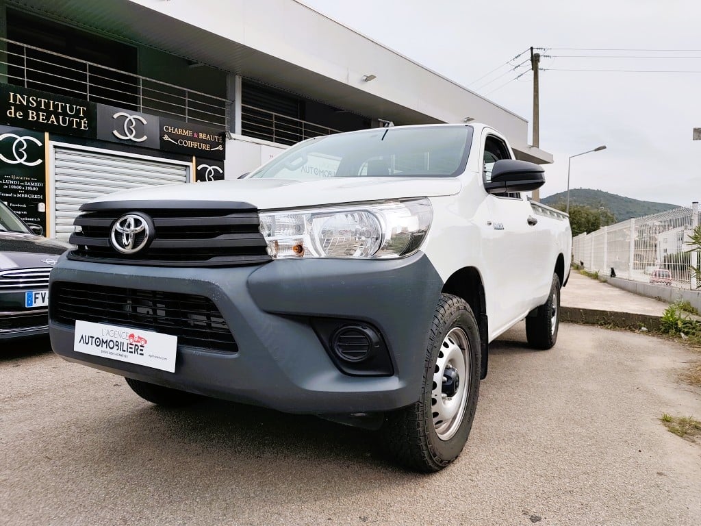Toyota Hilux 4X2 150 CV 2.4 DIESEL — 1