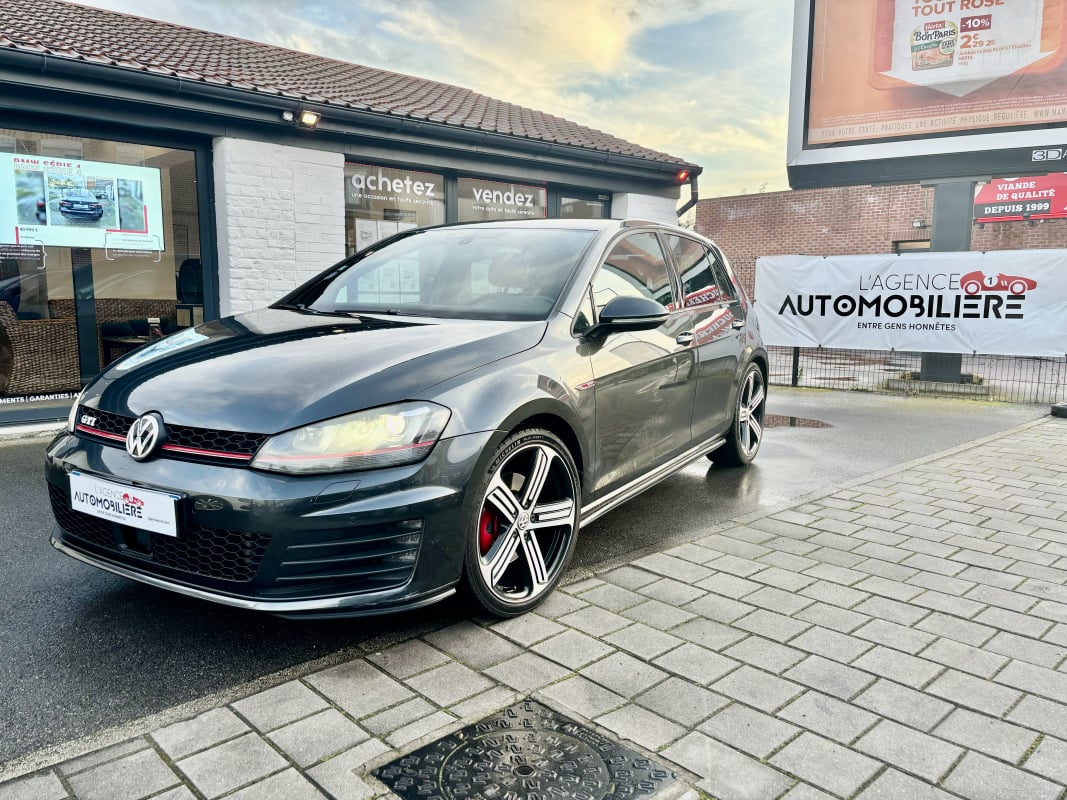 Volkswagen Golf GTI 2.0 TSI 220CV 5P — 1