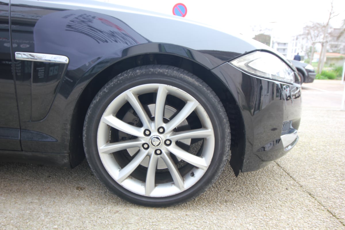 Jaguar XF Sportbrake 2.2 D 200cv Luxe - Premium SUIVI COMPLET — 20