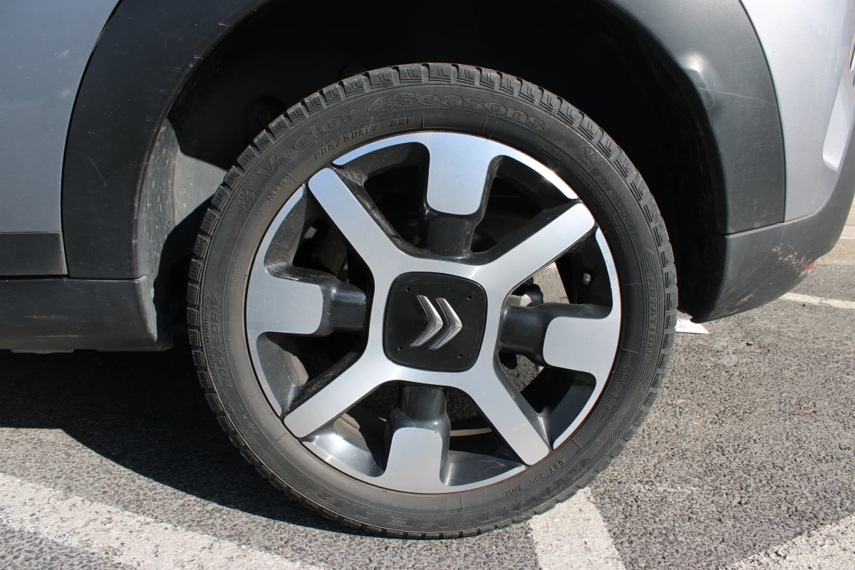 Citroen C4 Cactus 1.2 - 110 SHINE EAT BVA START-STOP ( Attelage, Caméra de recul, Carplay ... ) — 25