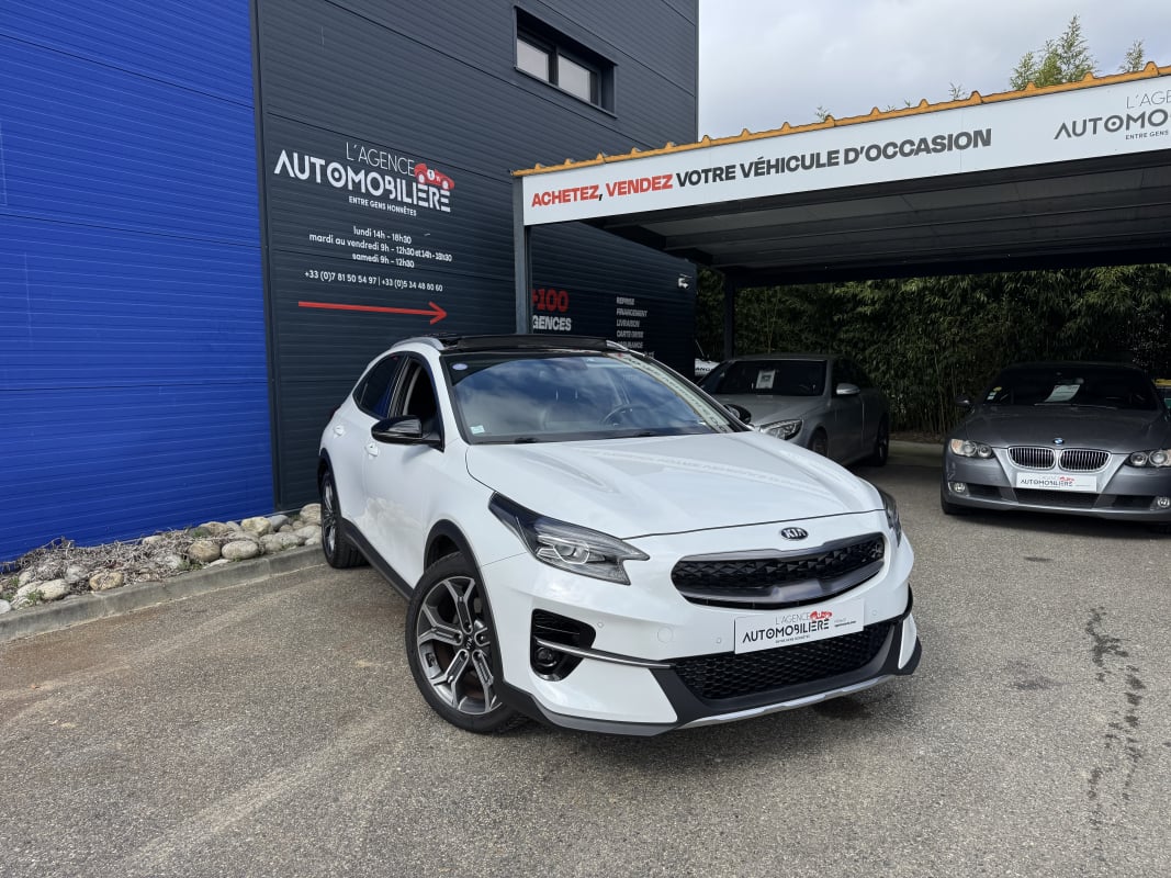 Kia Xceed 1.6 GDI HYBRID RECHARGEABLE DCT6 DESIGN — 1