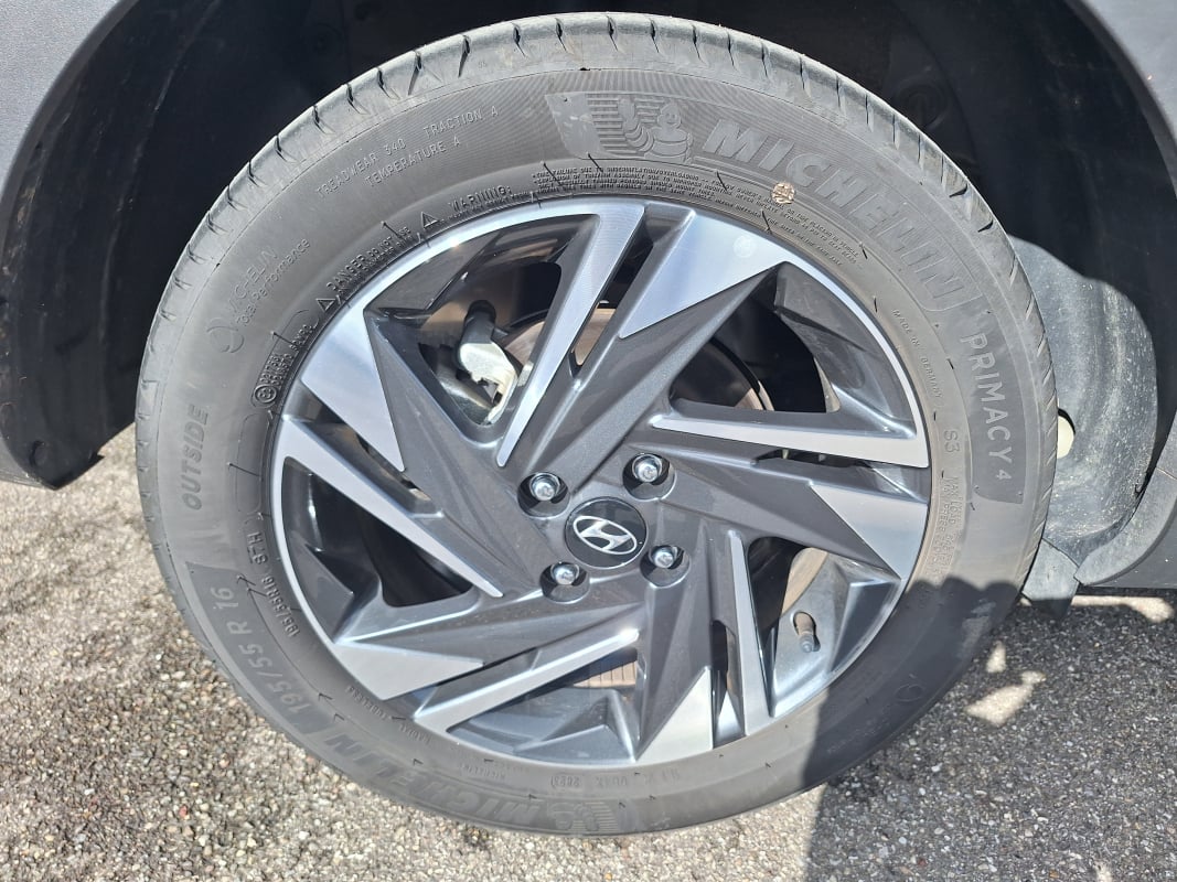 Hyundai Bayon 1.0 T-GDI 100ch hybrid 48v intuitive DCT-7 — 36
