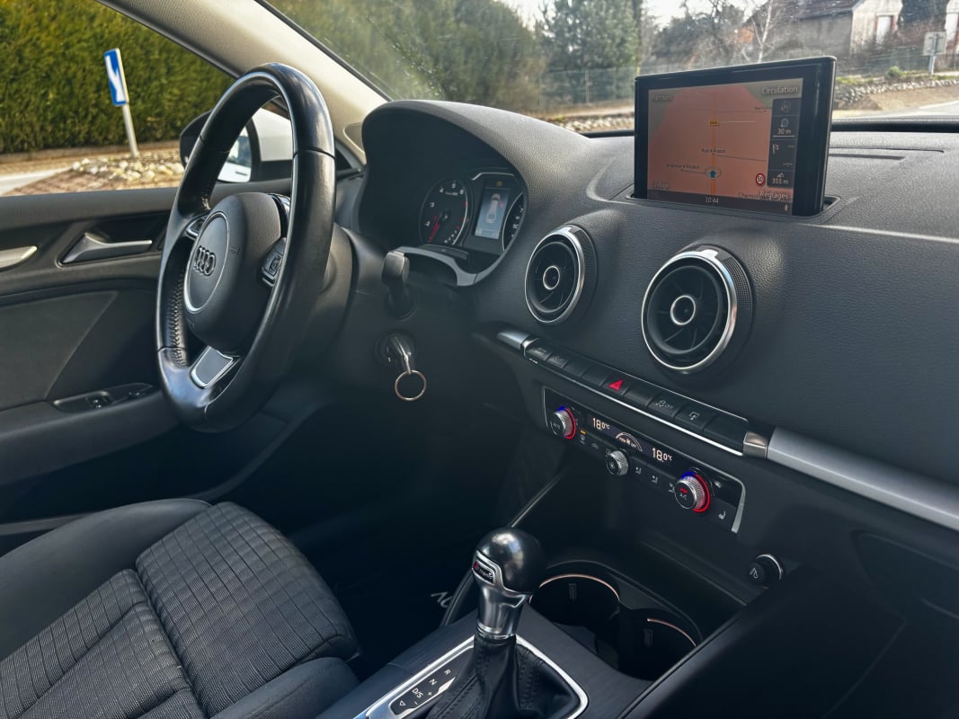 Audi A3 1.4 TSi 16V S-Tronic7 122 ch AMBITION — 29