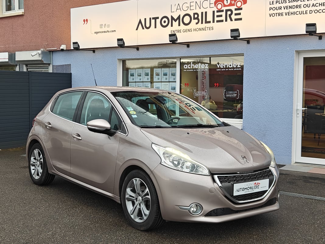 Peugeot 208 1.4 68 cv HDi Active 5p 1ère main — 1