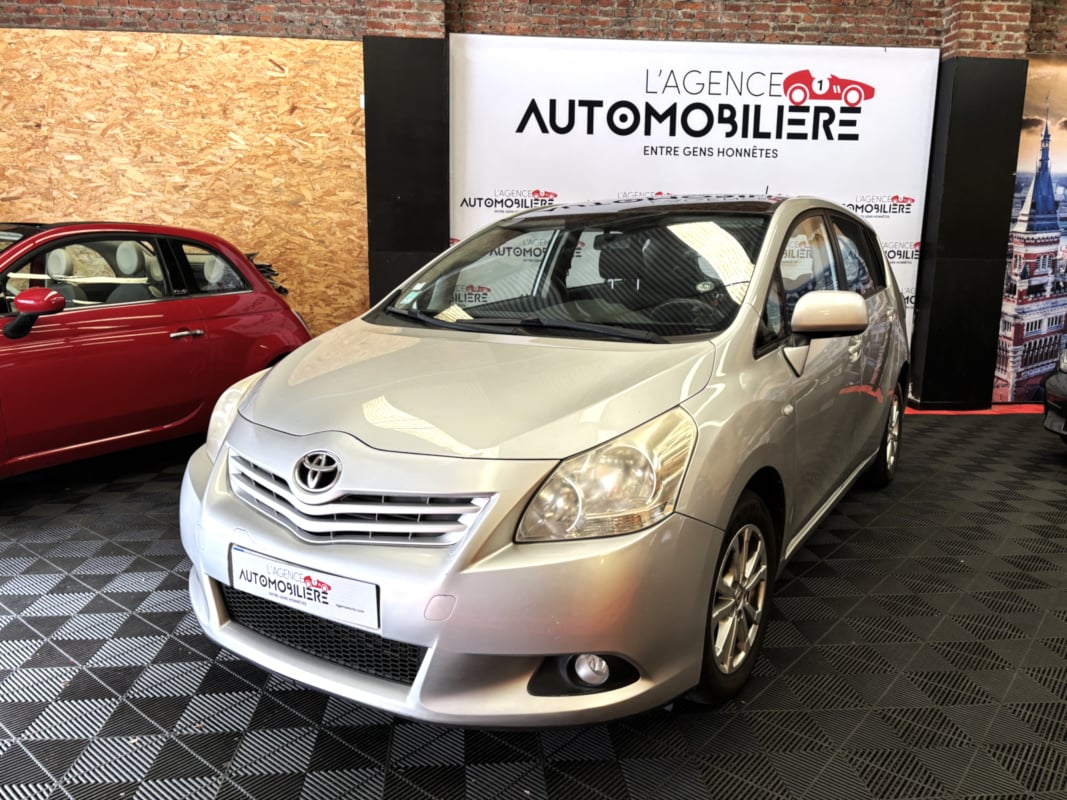 Toyota Verso Verso 126 D-4D FAP SkyView 7 places — 1