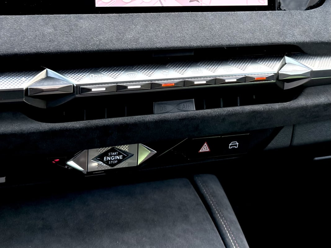 DS DS4 E-Tense 1.6 Hybrid 225ch Performance Line Plus / Toit ouvrant - Tête Haute — 16