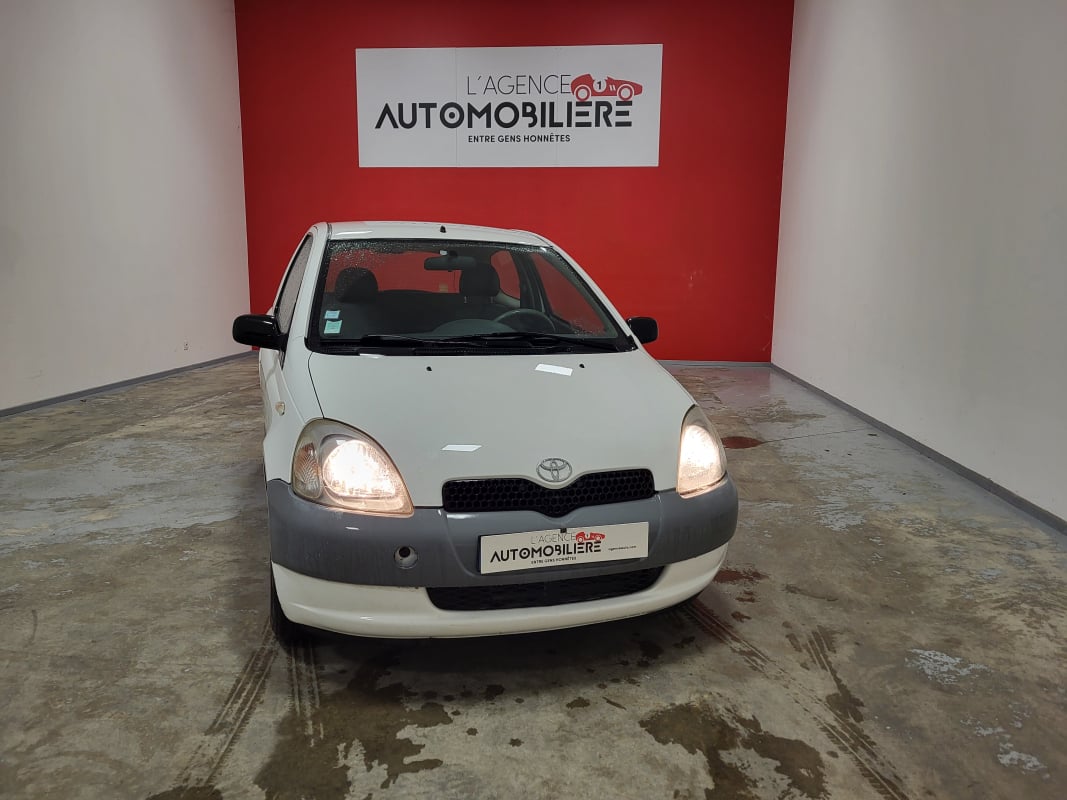 Toyota Yaris TOYOTA YARIS 1.0 TERRA — 1