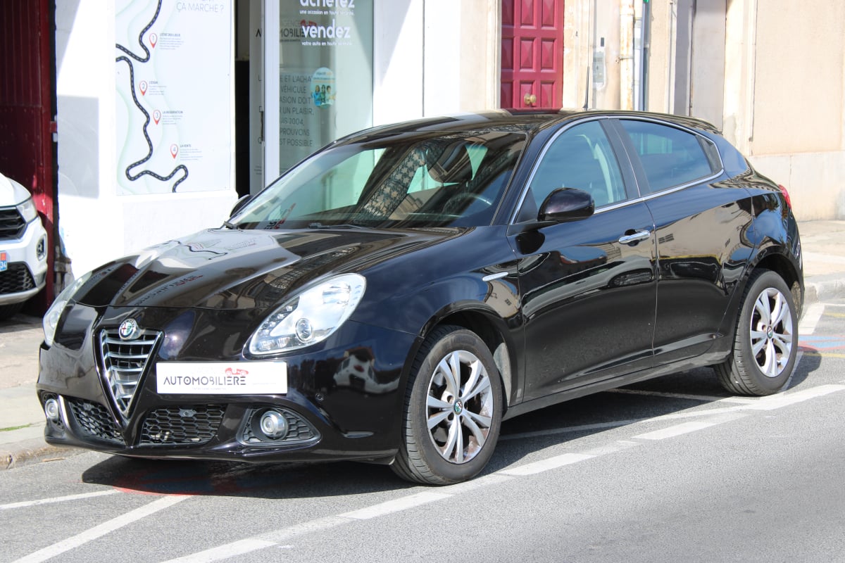 Alfa Romeo Giulietta 1.6 JTDM 105 DISTINCTIVE START-STOP ( Distribution changée, Radar Av / Arr, Clim ... ) — 1
