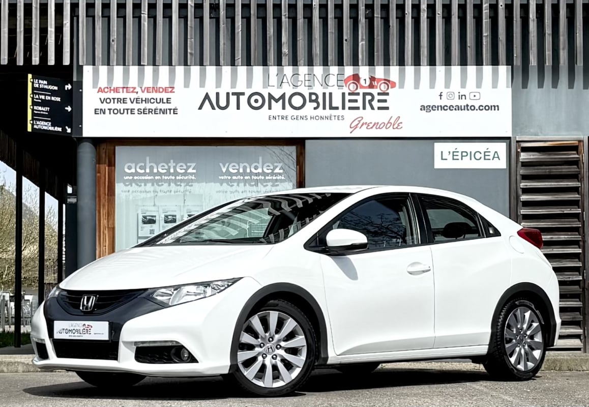 Honda Civic IX 1.6 120ch i-DTEC Executive Navi 1°Main / GPS - Caméra — 1