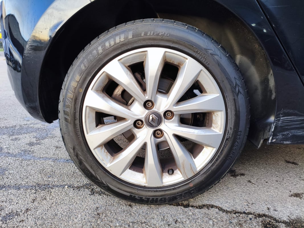Renault Clio Intens 1.3 TCE 130Cv BVA — 33