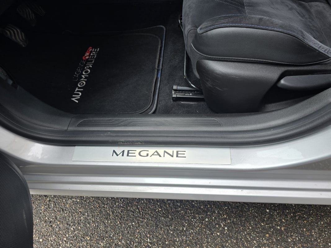 Renault Megane 1.3 TCE 160CV FAP GT LINE EDC — 26