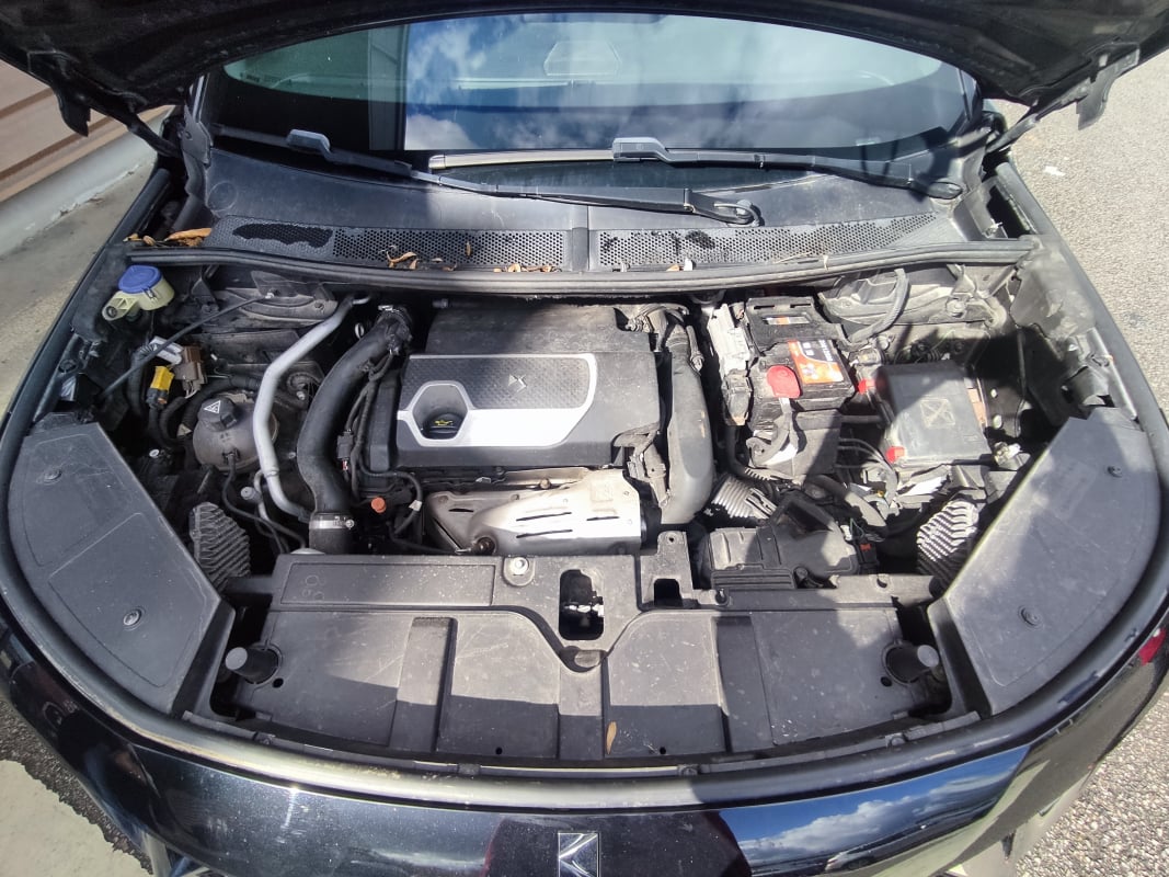 DS DS7 CROSSBACK 1.6L GRAND CHIC OPERA — 40
