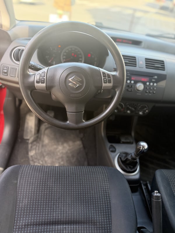 Suzuki Swift 3 portes 1.3 DDiS 16V 70 cv GL garantie 6mois — 21