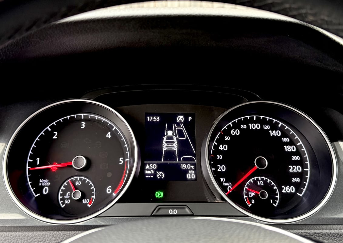 Volkswagen Golf VII (2) 1.6 TDi 115ch First Edition DSG / 1°Main - Caméra — 14