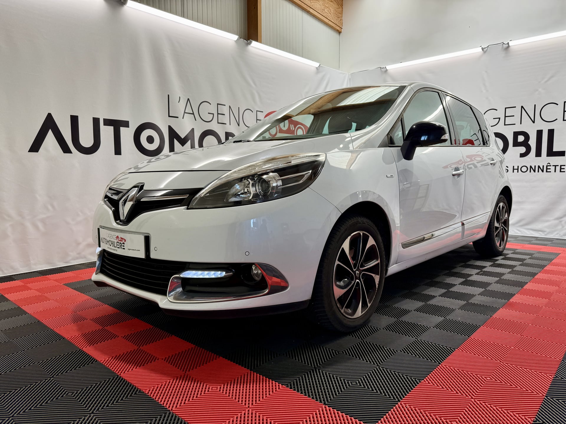 Renault Scenic III (3) 1.5 DCI 110 ENERGY FAP BOSE EDITION ECO2 (Attelage) — 1
