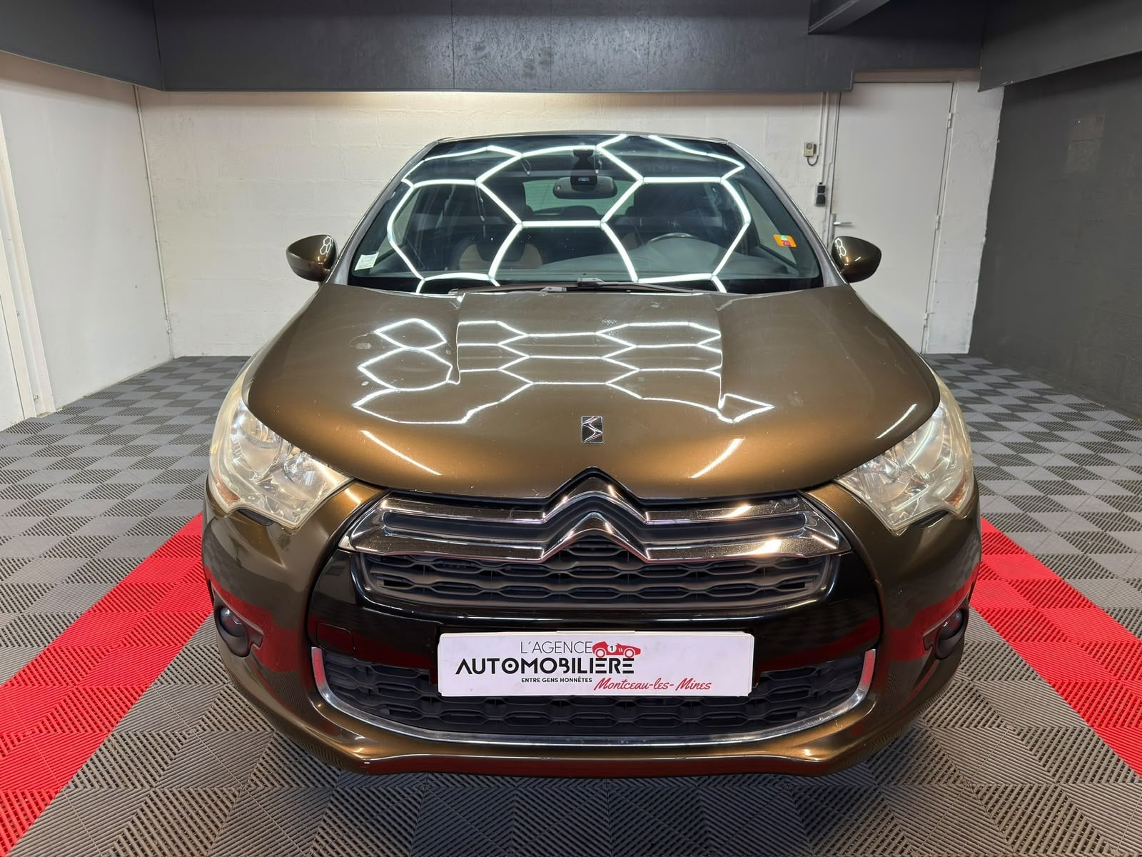 Citroen DS4 1.6 HDi 112 CV - So Chic Garantie 12 mois — 2