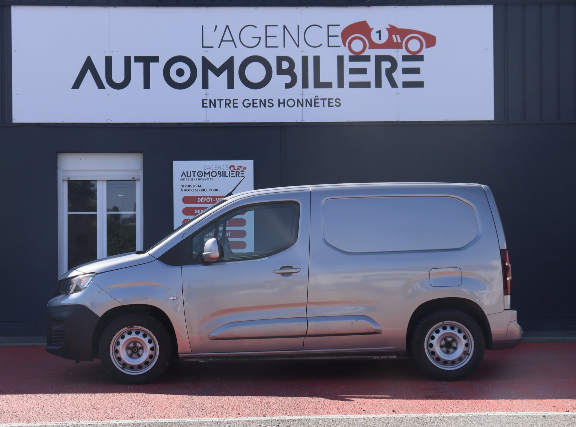 Peugeot Partner L1 1.6 BlueHDi 100 cv Pack Confort (Carplay, Caméra, Démarrage sans clé) — 2