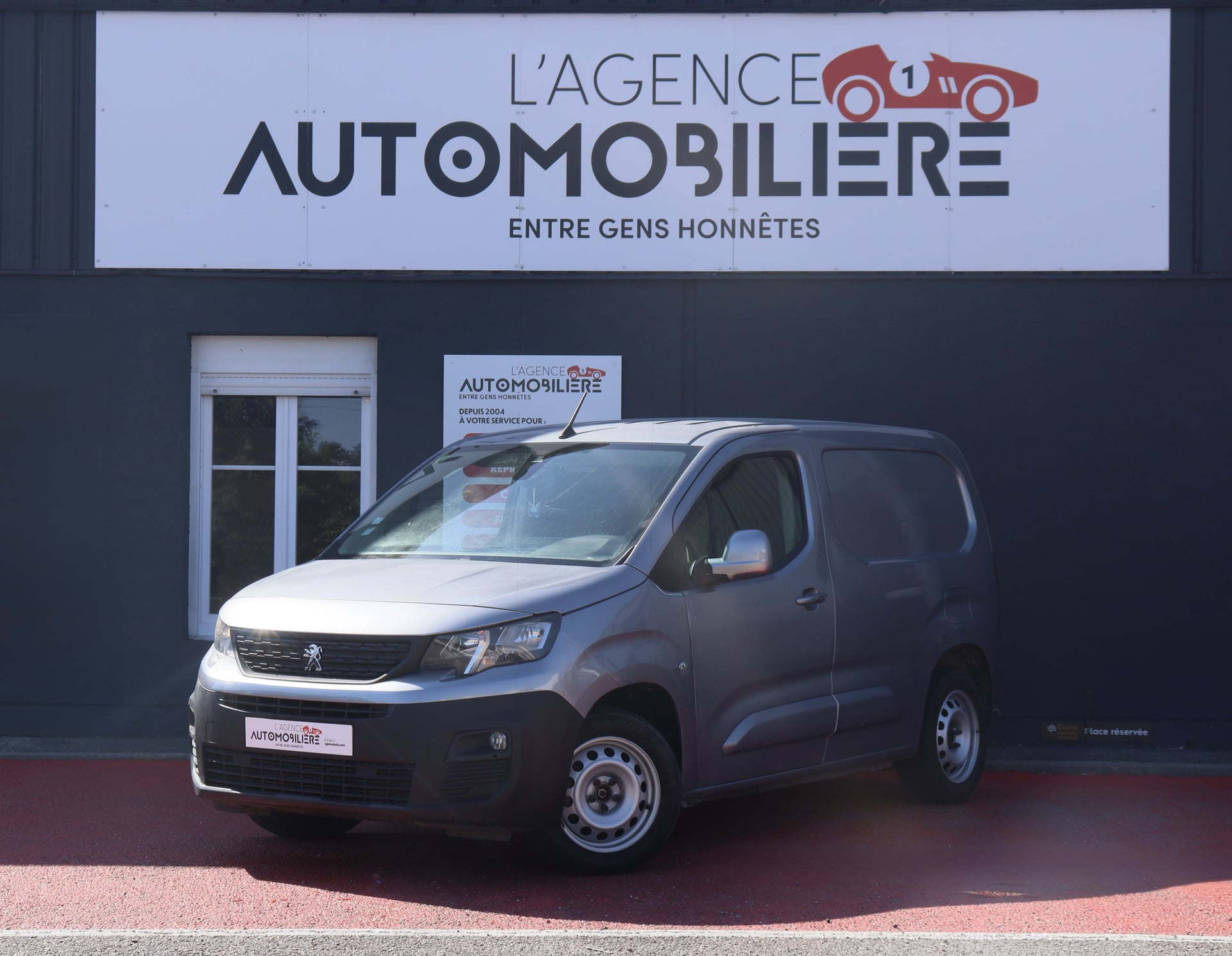 Peugeot Partner L1 1.6 BlueHDi  100 cv Pack Confort (Carplay, Caméra, Démarrage sans clé)