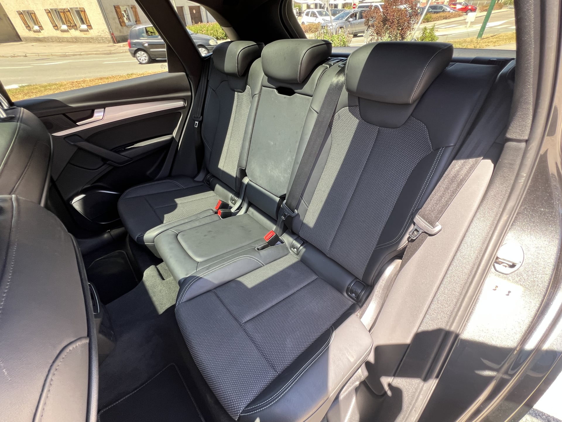 Audi Q5 55 tfsi e 367ch S-Line Quattro S-Tronic — 40