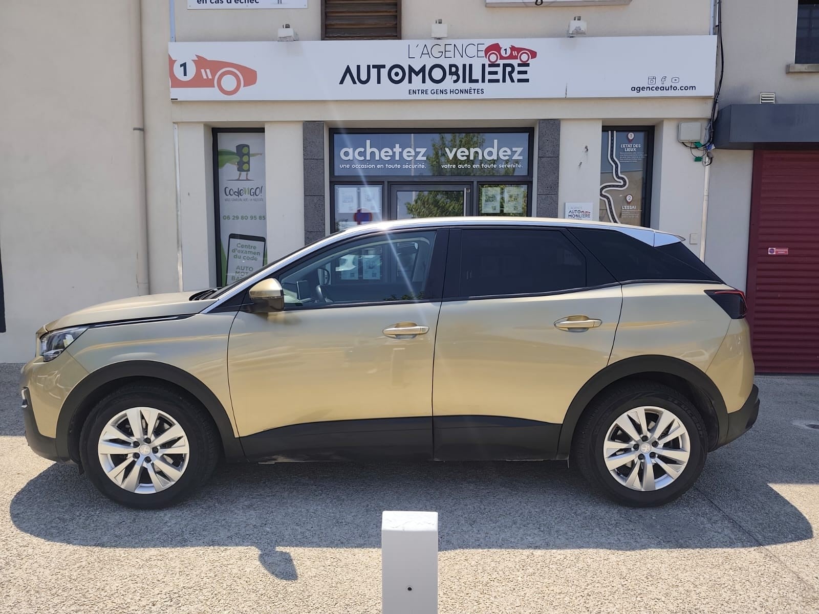 Peugeot 3008 1.5 130cv Active - Camera - Distribution neuve — 2