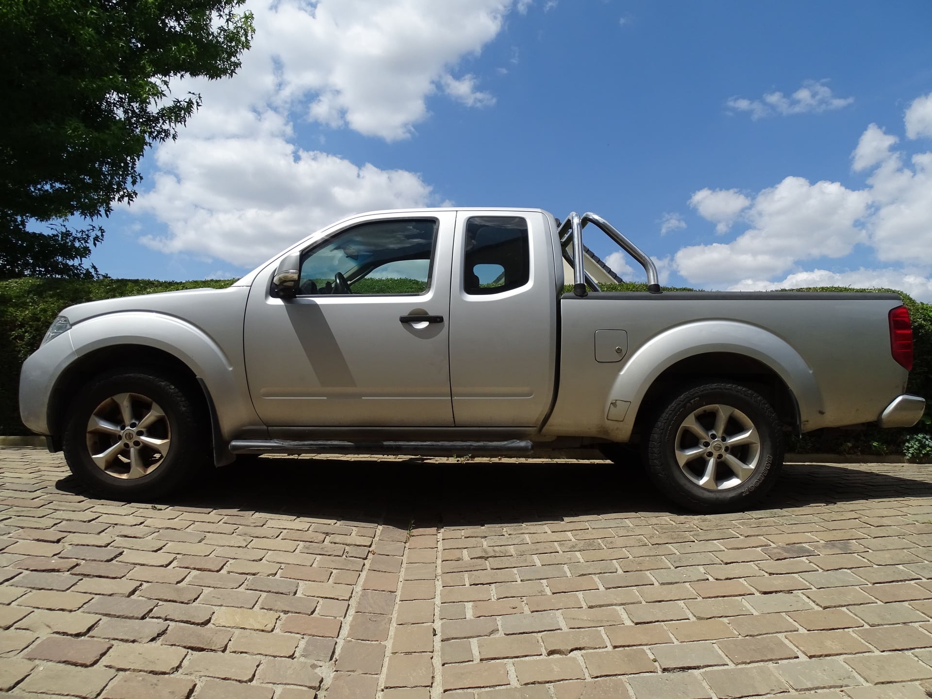 Nissan Navara KING CABINE 2.5 DCI 190 CH 4X4 — 2