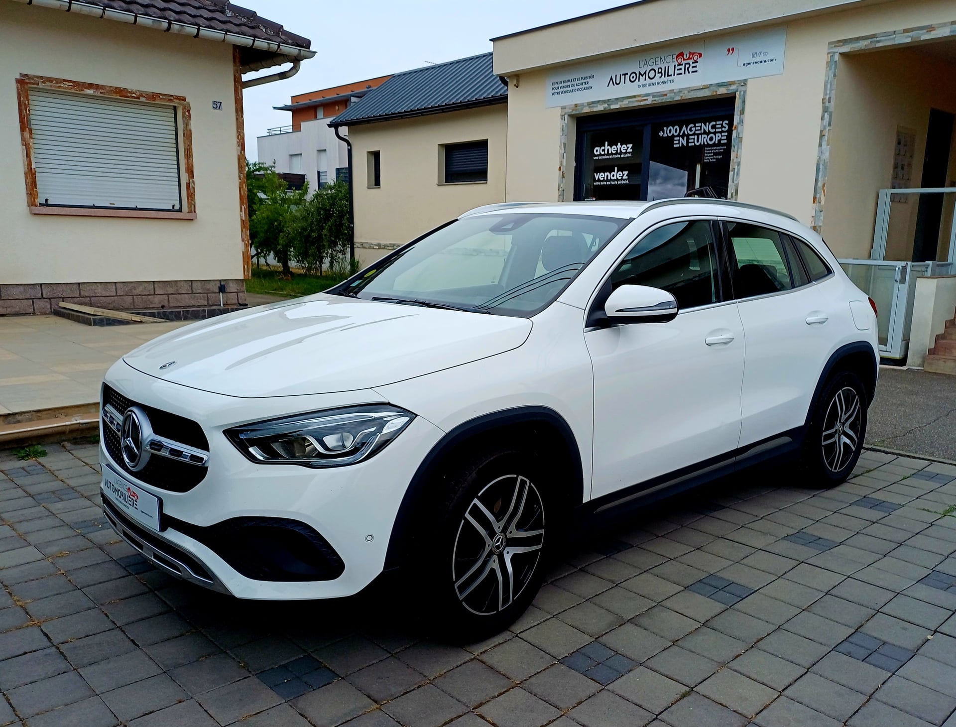 Mercedes-Benz Classe GLA 220d Progressive Line 190ch 8G-DCT