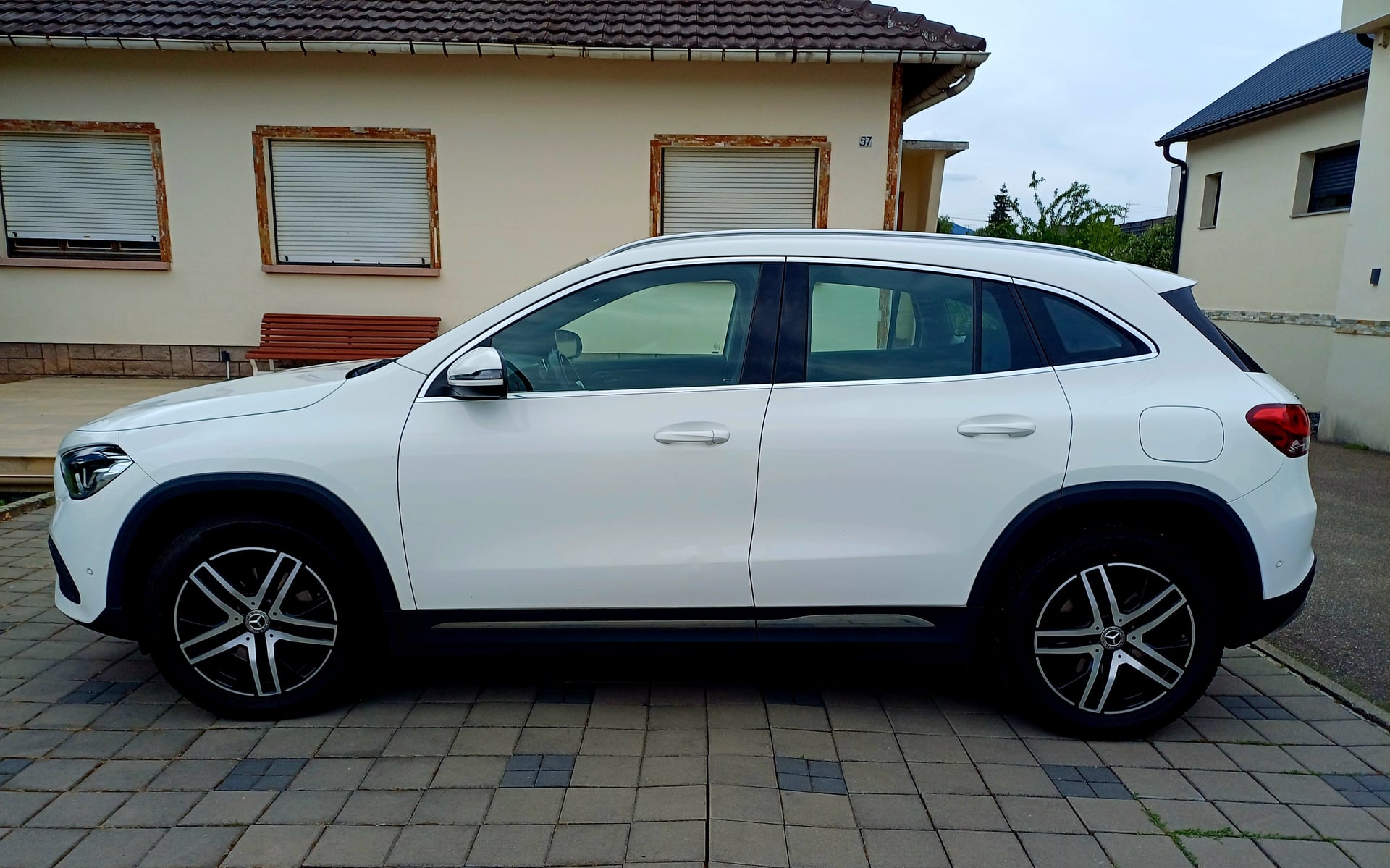 Mercedes-Benz Classe GLA 220d Progressive Line 190ch 8G-DCT — 2