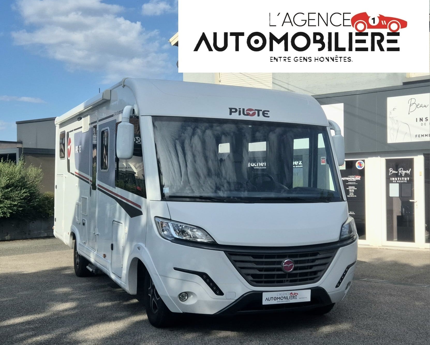 Pilote G740 FGJ INTEGRAL 2.2 160 CV Boite Auto (BVA9) - Lits Jumeaux