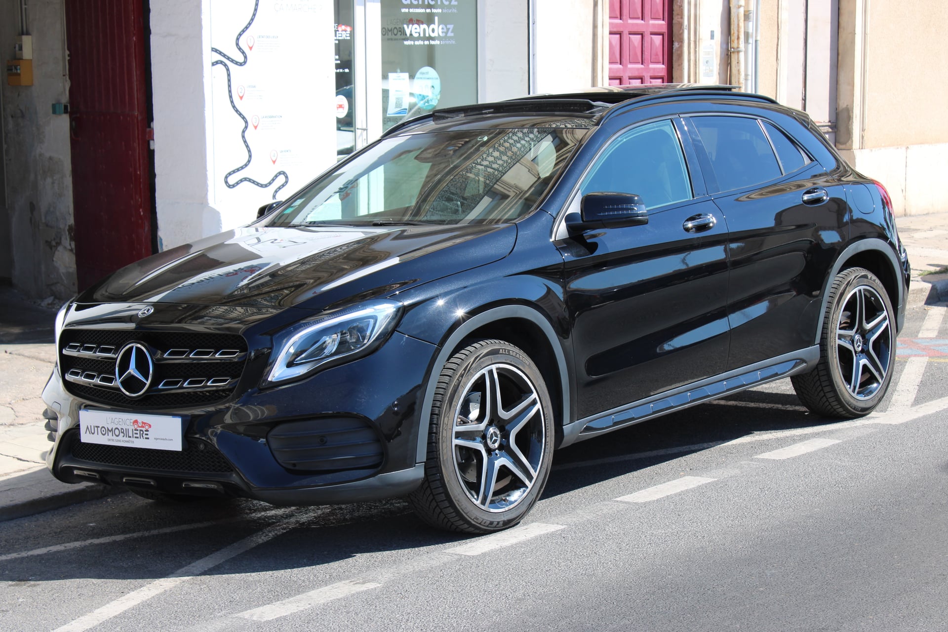 Mercedes-Benz Classe GLA 2.0 250 210 FASCINATION 4MATIC 7G-DCT BVA ( Toit ouvrant, Caméra de recul, GPS ... )