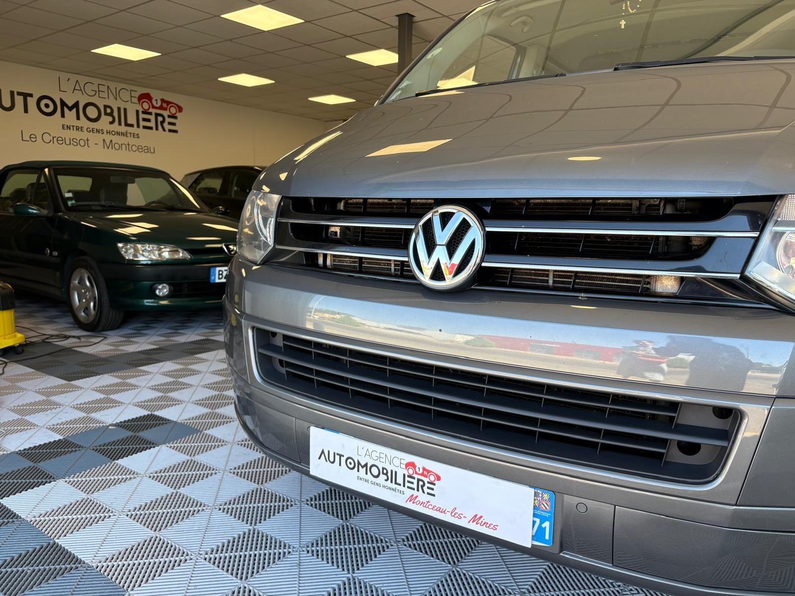 Volkswagen Caravelle T5 Phase 2 (7E) Caravelle 2.0 TDI 16V Minibus DSG7 140 cv Boîte auto — 2