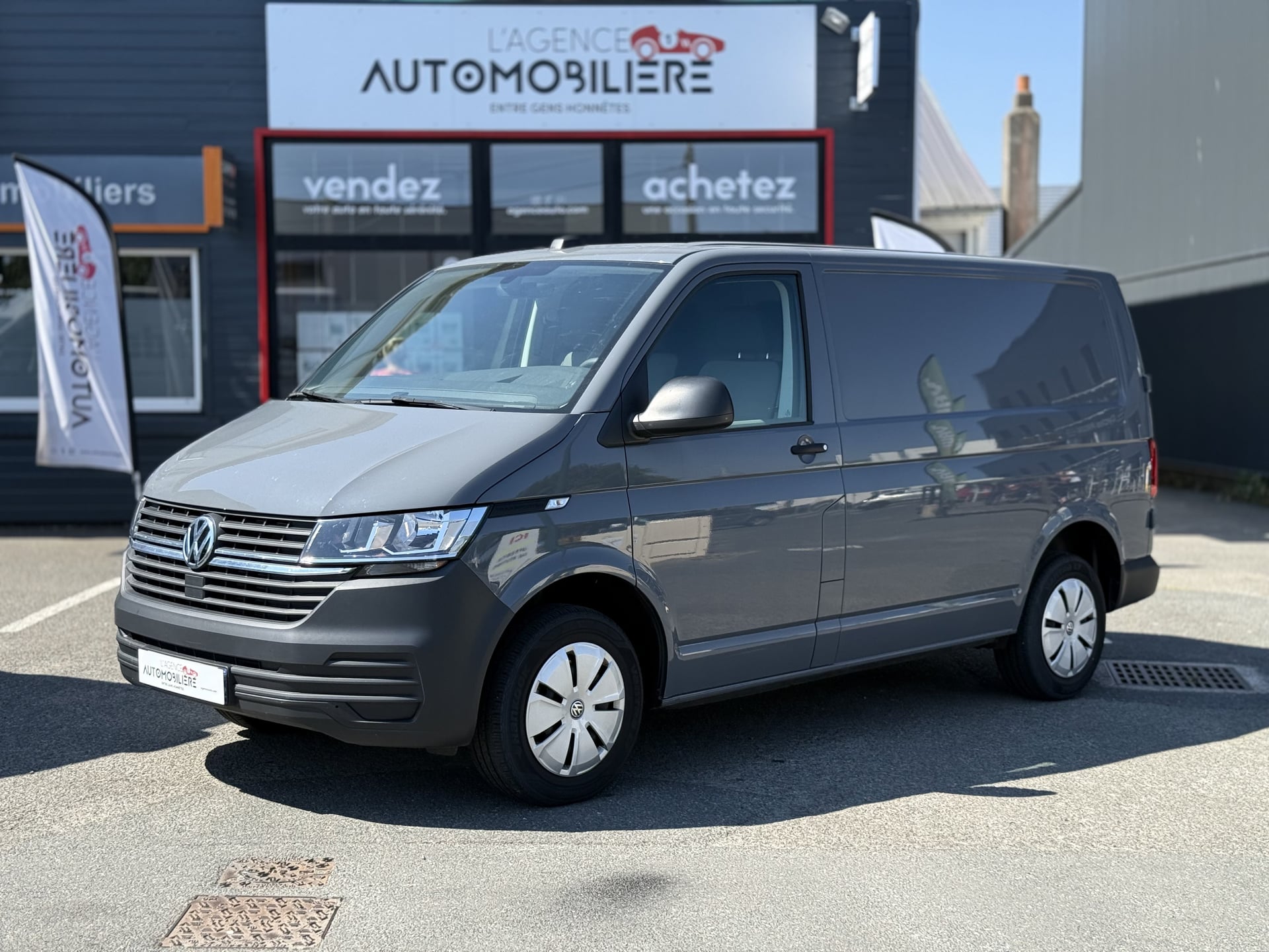 Volkswagen Transporter FOURGON T6 2.0 TDI 150 2T8 L1H1 BUSINESS BMW6 (TVA RECUPERABLE + ATTELAGE))