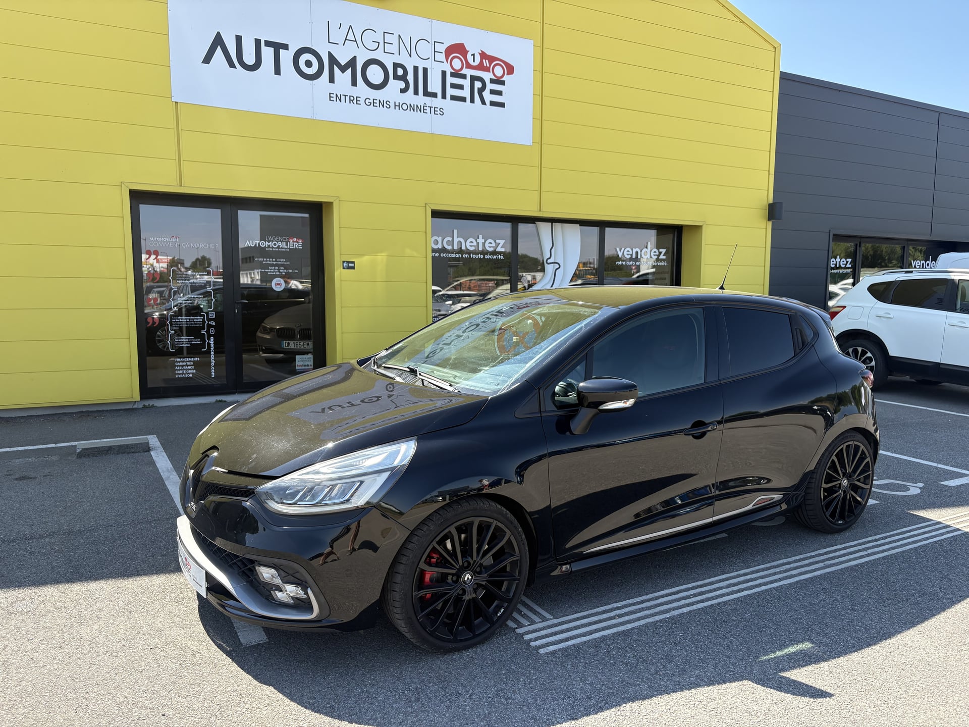 Renault Clio 1.6 TURBO 220 RS TROPHY EDC