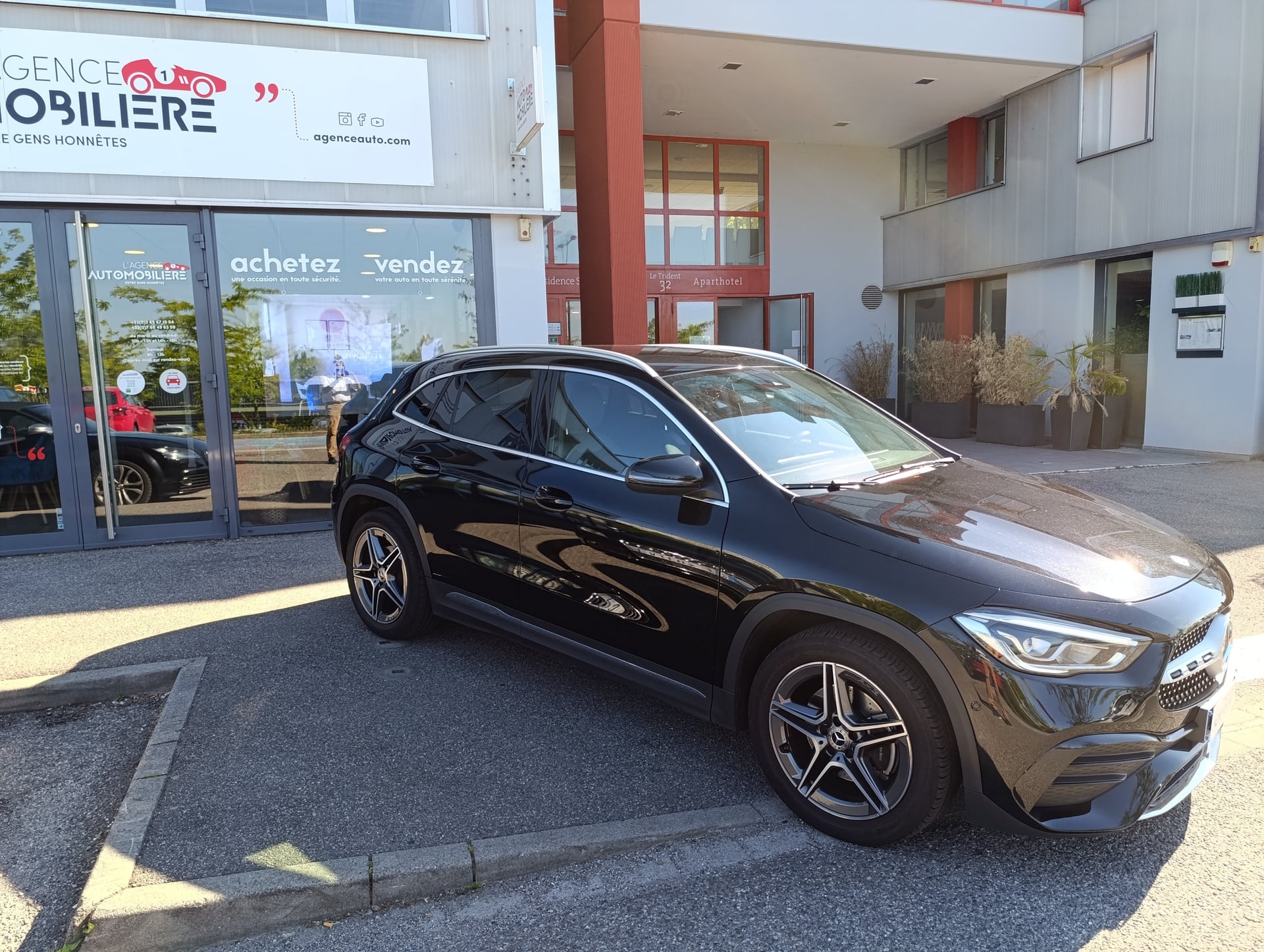 Mercedes-Benz Classe GLA 200d 2.0 d AMG Line 8G-DCT 150 cv — 2