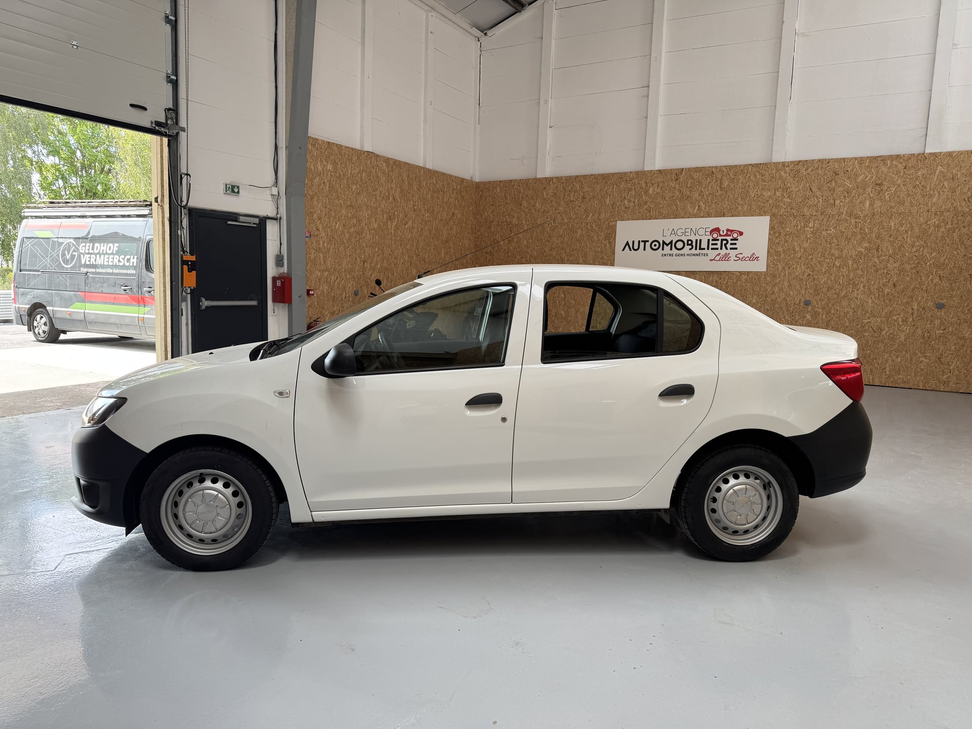 Dacia Logan II Berline 75 cv Apple et Android car play — 2